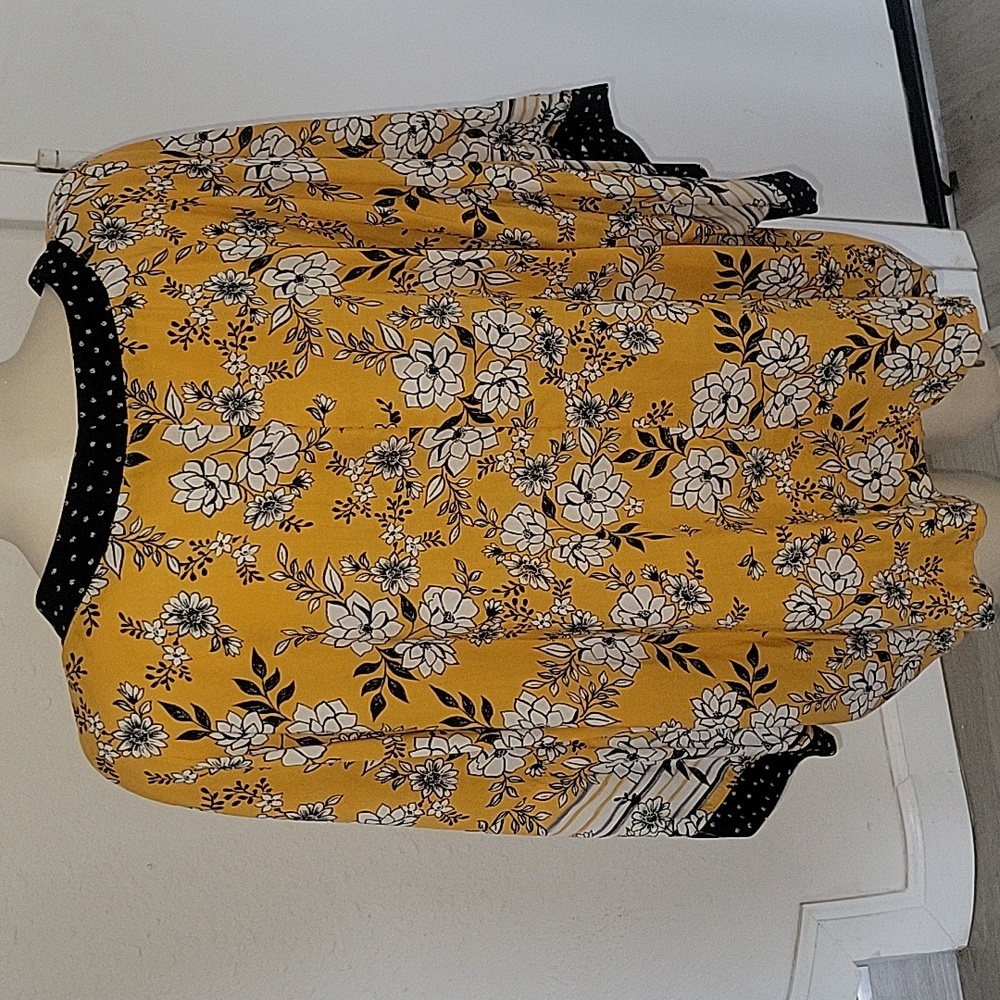 Democracy Womens 2X Mustard Yellow Floral V-Neck Front Tie Blouse WX70945SM - Picture 4 of 6